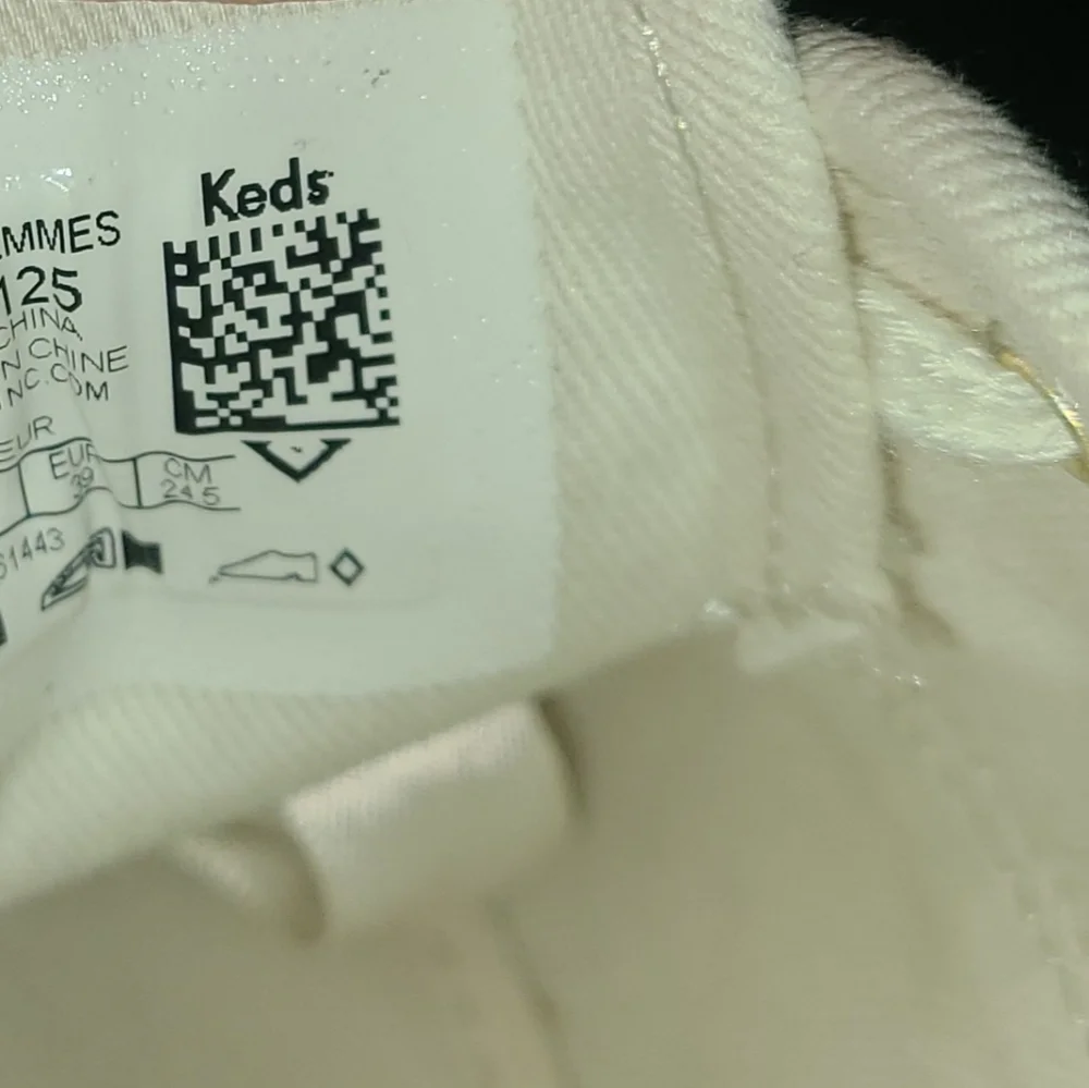 Keds X Kate Spade New York‎ Champion Glitter Sneakers ♠️
